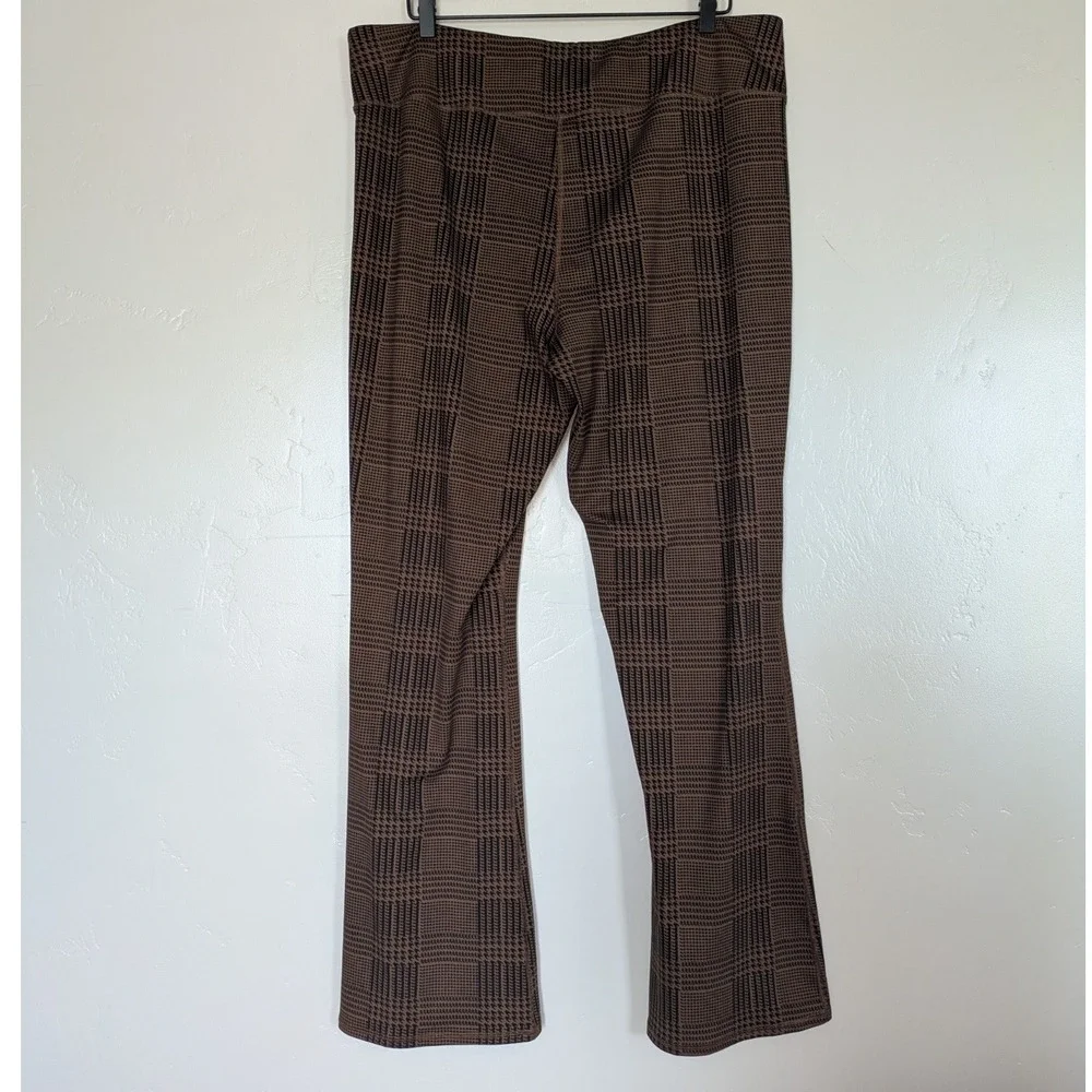 Brown Plaid Flared Leggings - Picture 3 of 7